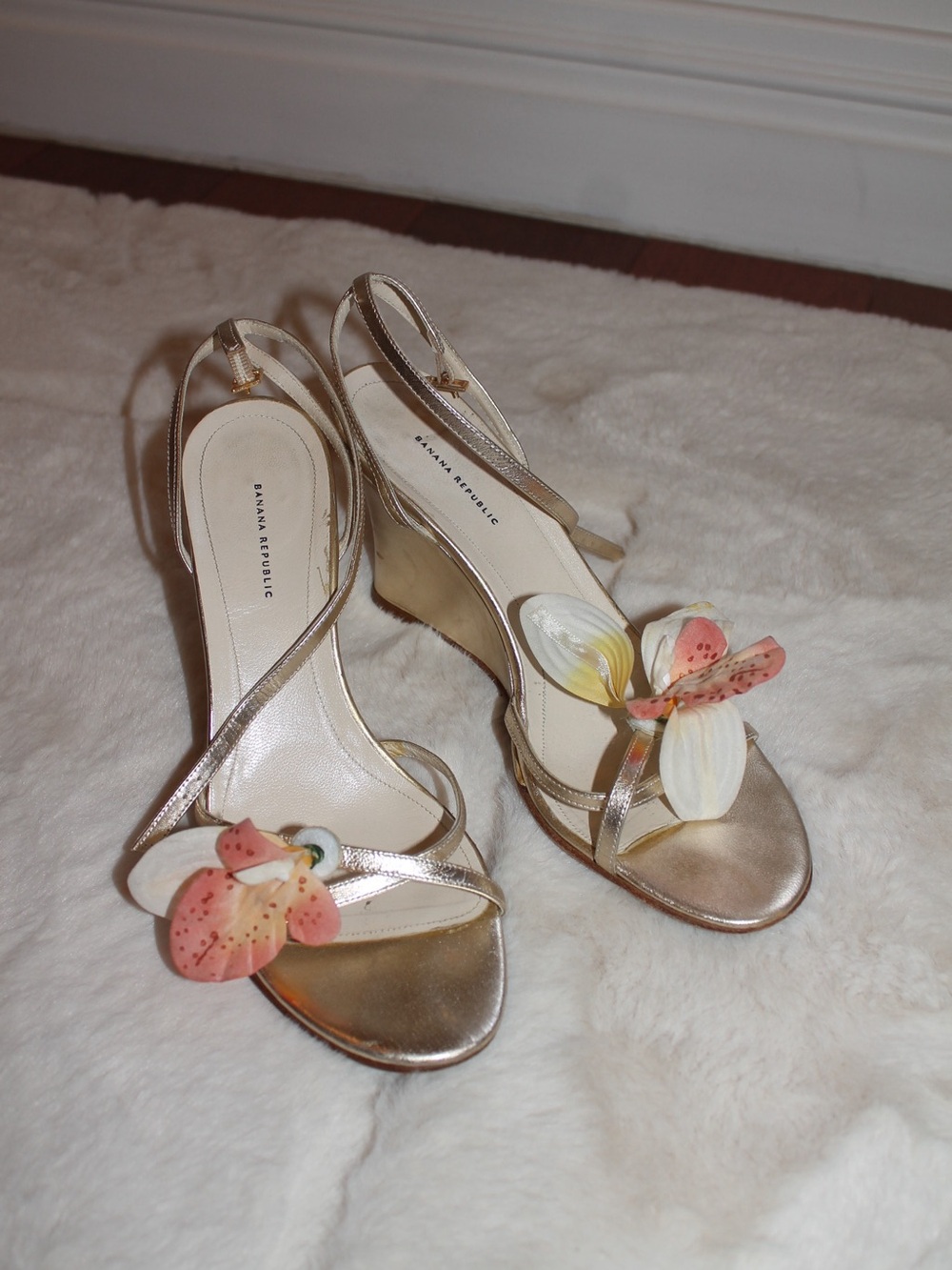 Banana Republic Metallic Gold Slingback Wedge Sandals with Floral Detail